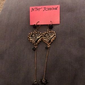 Betsey Johnson heart dangle earrings
